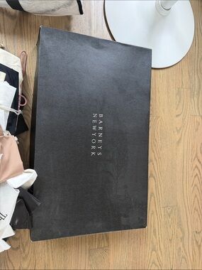 Barneys New York Black Logo box